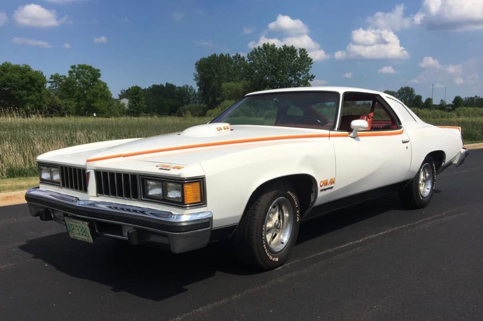 1977 Pontiac Tempest / LeMans sold for $23,000