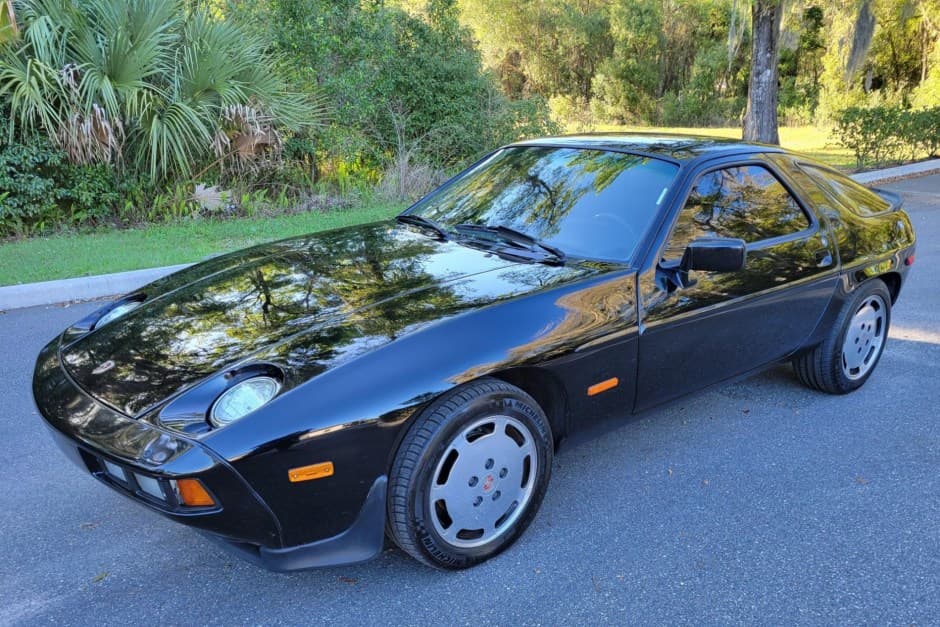 1985 Porsche 928 sold for $32,250
