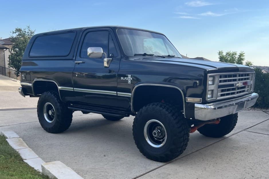 1987 Chevrolet K5 Blazer 1973-1991 sold for $30,000