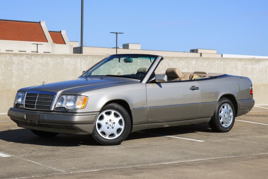 1995 Mercedes-Benz W124 E-Class sold for $20,000