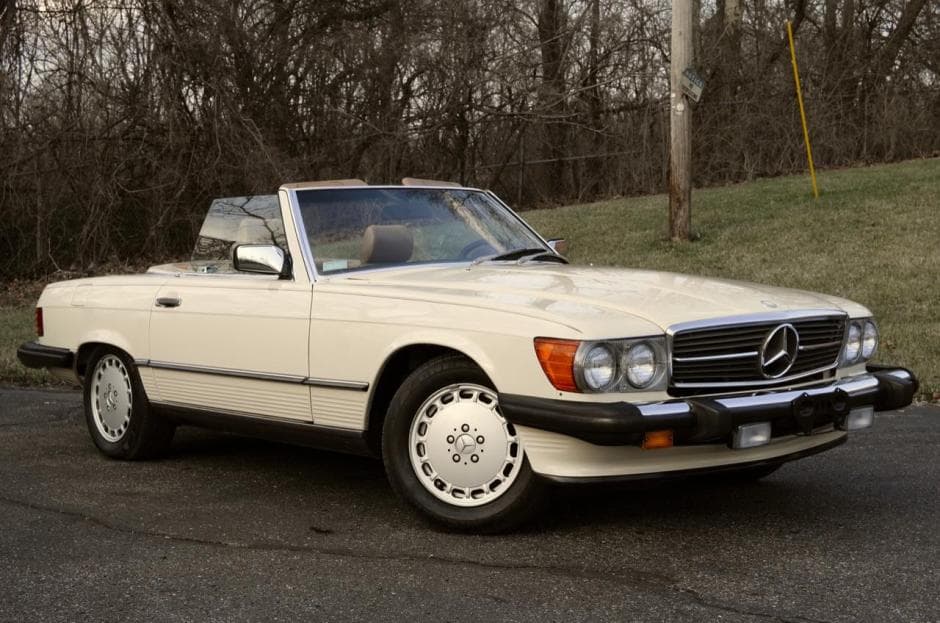 1986 Mercedes-Benz R107 SL sold for $33,000