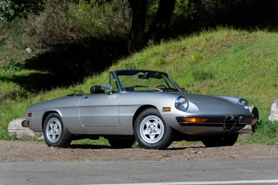 1972 Alfa Romeo 105/115 Spider Series 2 sold for $19,500