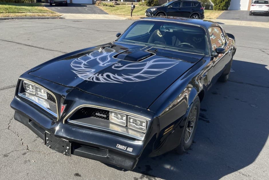 1977 Pontiac Firebird (1970-1981) sold for $16,750