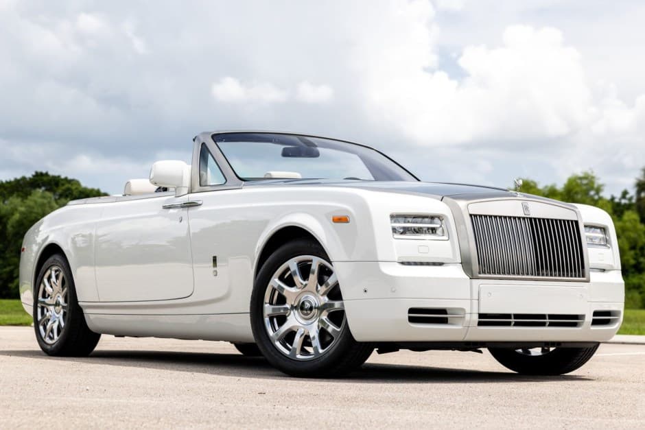 2016 Rolls-Royce Phantom Coupe & Drophead Coupe sold for $282,000