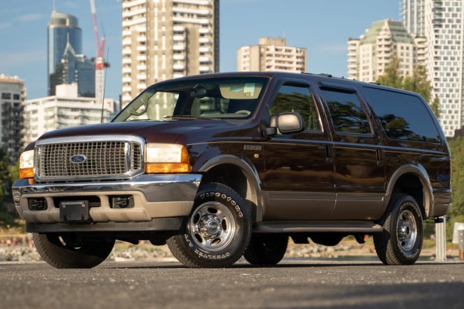 2000 Ford Excursion sold for $15,750