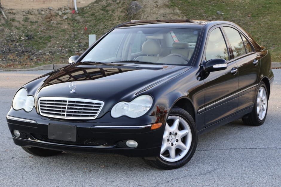 2002 Mercedes-Benz W203 C-Class sold for $9,950