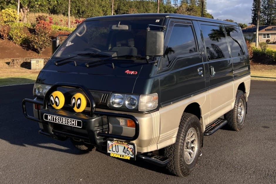 1993 Mitsubishi Delica sold for $13,333