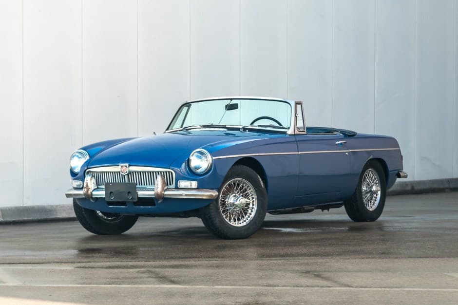 1967 MG MGB sold for $6,800