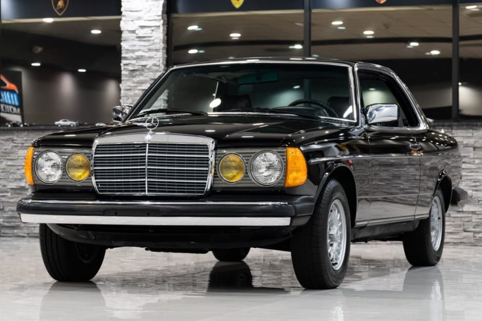 1983 Mercedes-Benz W123 sold for $56,500