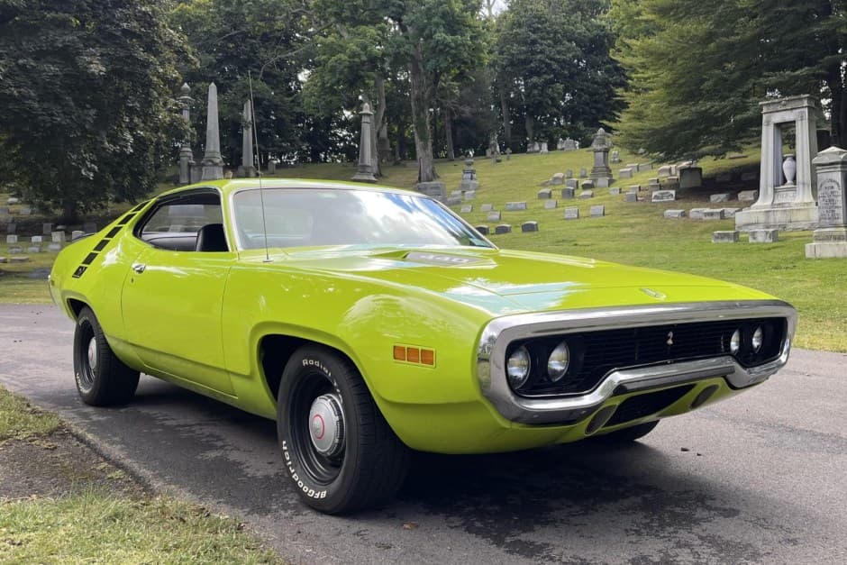 1971 Plymouth Road Runner sold for $25,250