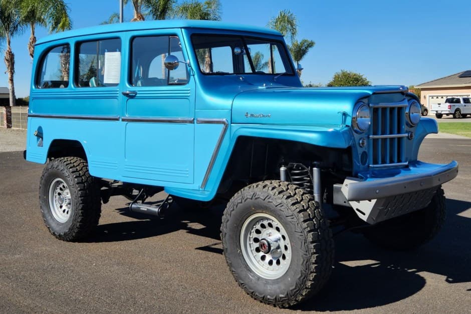 1961 Willys Jeep Wagon sold for $31,500