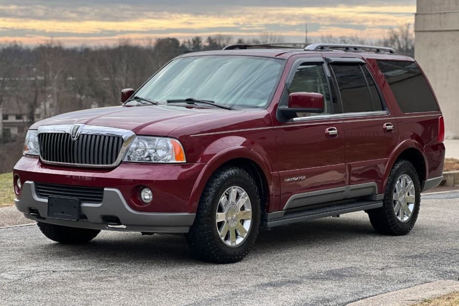 2004 Lincoln Navigator sold for $20,750