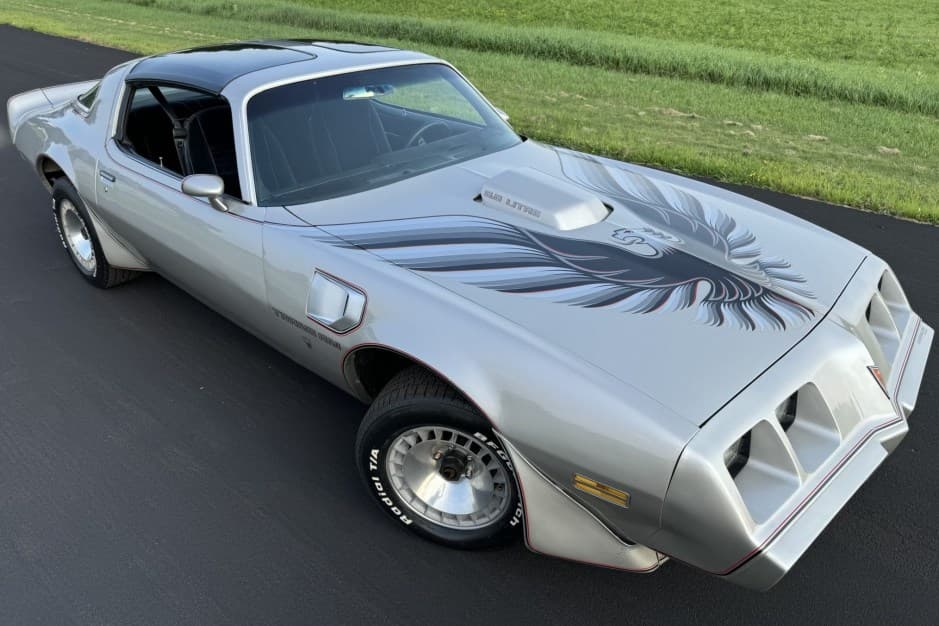 1979 Pontiac Firebird (1970-1981) sold for $21,000