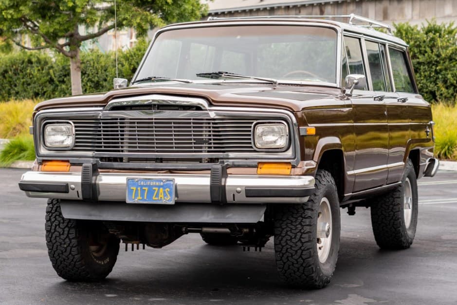 1979 Jeep SJ Wagoneer sold for $23,750