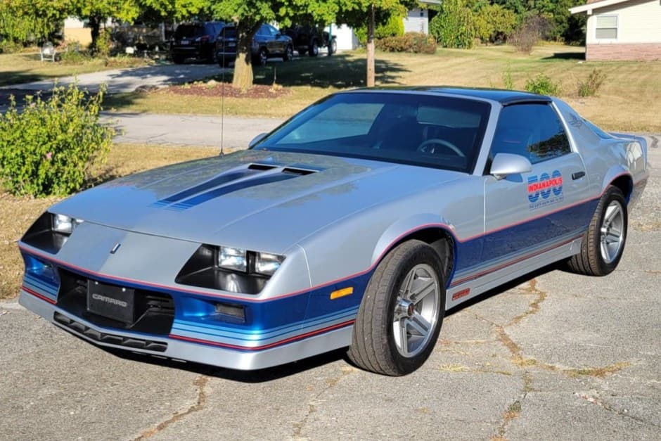 1982 Chevrolet Camaro 3rd Generation 1982-1992 sold for $9,500
