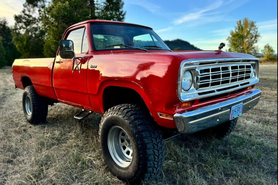 1975 Dodge Power Wagon sold for $14,600