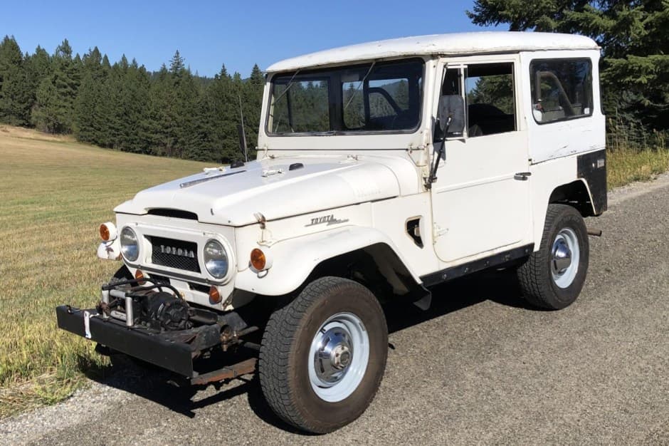1965 Toyota Land Cruiser FJ40 sold for $9,800