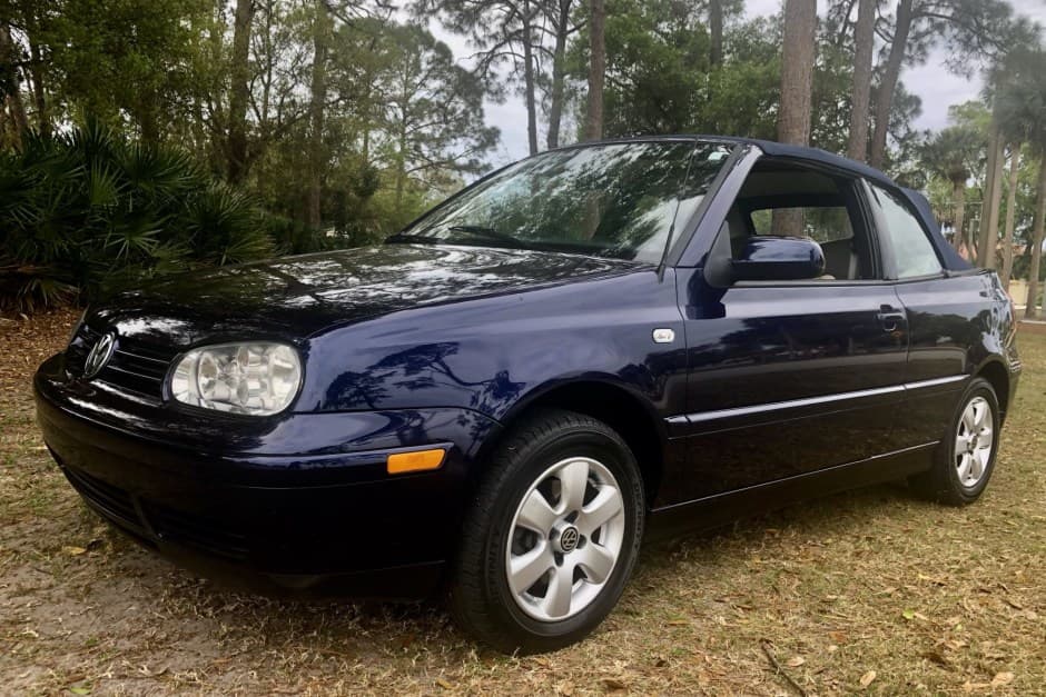2002 Volkswagen Golf/Rabbit Cabriolet sold for $14,750
