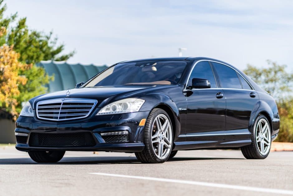 2010 Mercedes-Benz W221 S-Class sold for $23,750