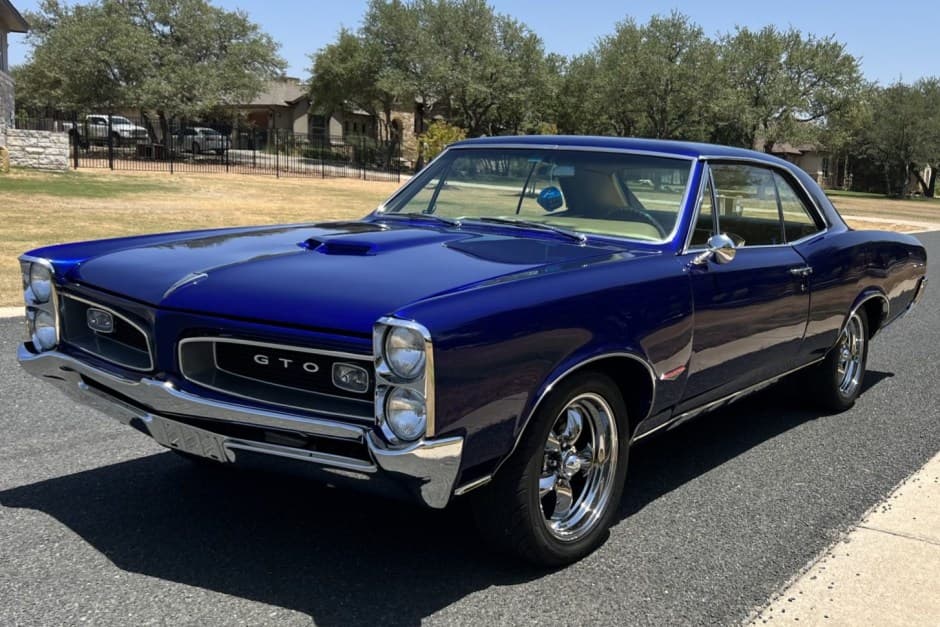 1966 Pontiac Tempest / LeMans sold for $28,000