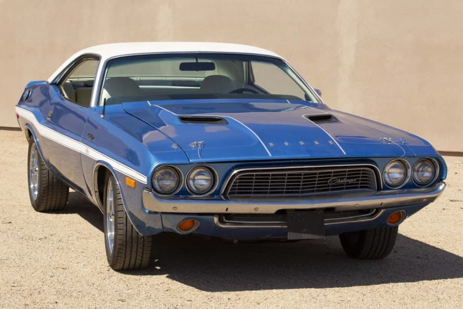 1972 Dodge Challenger (1970-1974) sold for $22,500