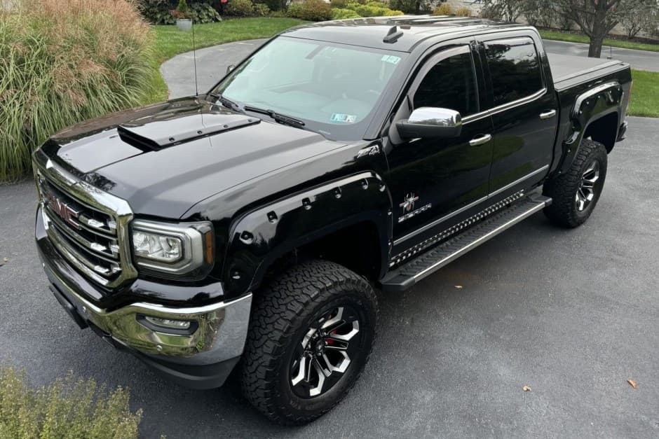 2017 GMC Sierra (K2XX 2014-2019) sold for $32,000