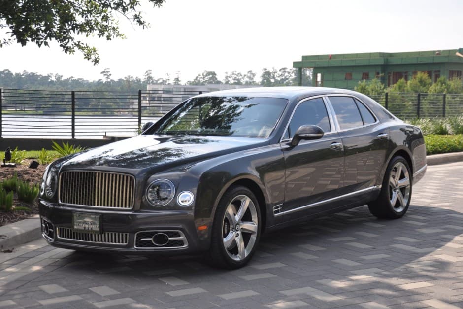 2017 Bentley Mulsanne (2011-2020) sold for $160,000