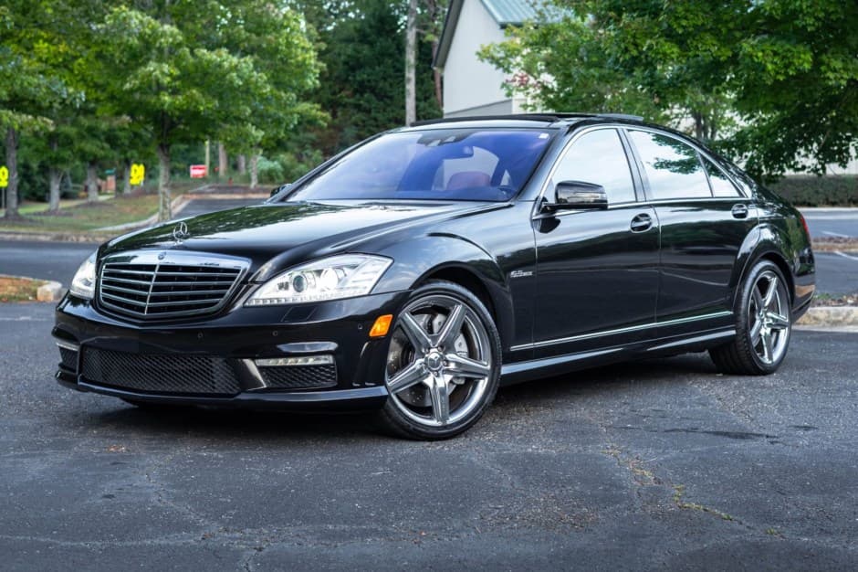 2010 Mercedes-Benz W221 S-Class sold for $26,500