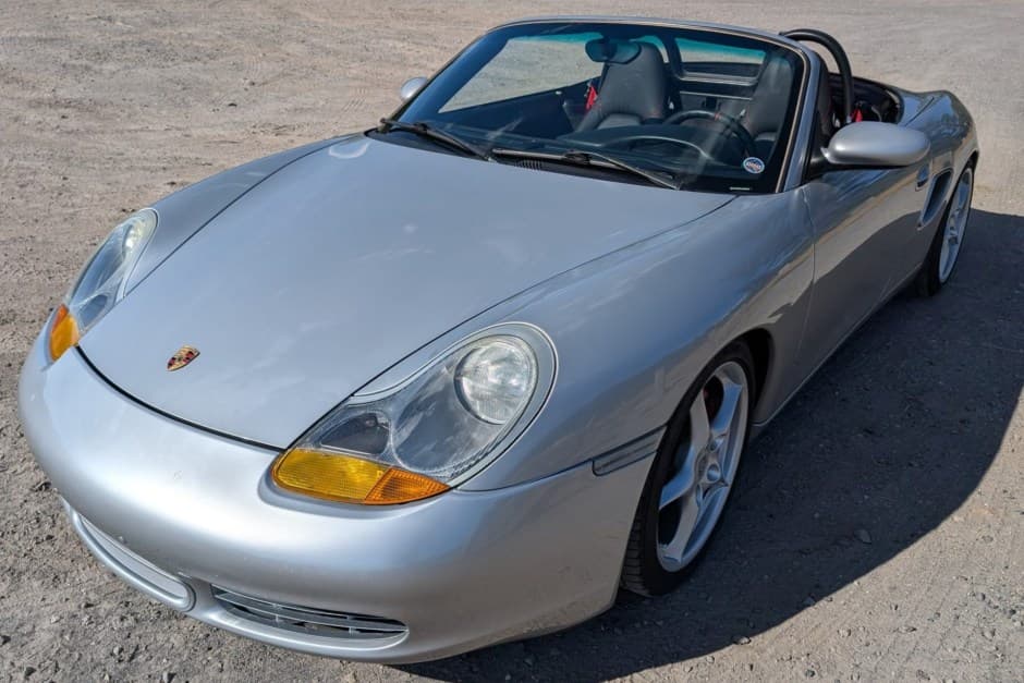 2000 Porsche 986 Boxster sold for $14,550