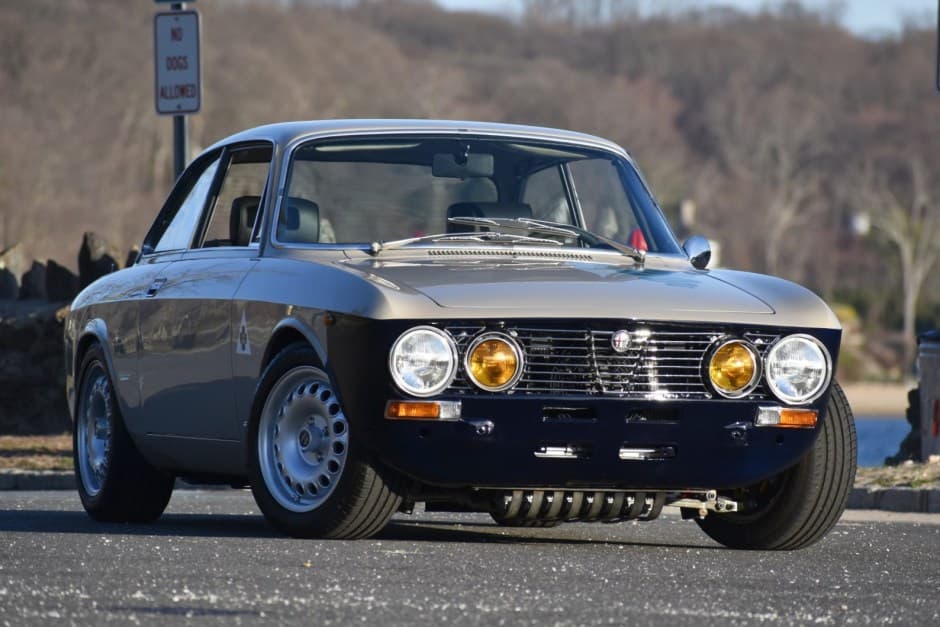 1974 Alfa Romeo 105/115 Series Coupe sold for $60,000