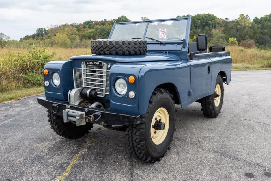 1972 Land Rover Series 88 sold for $20,000