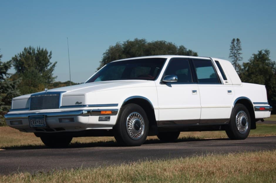1991 Chrysler New Yorker sold for $4,303