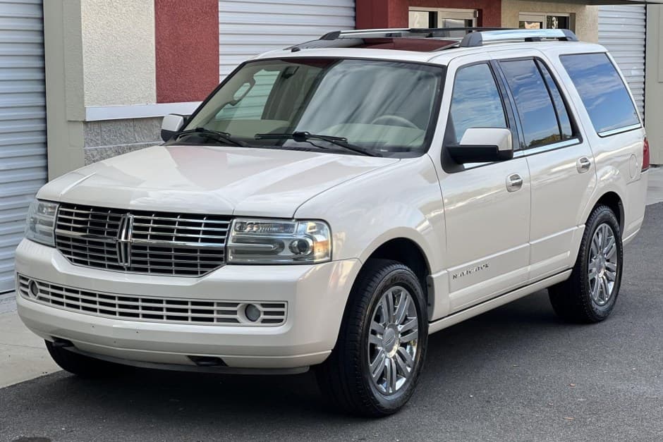 2008 Lincoln Navigator sold for $21,500