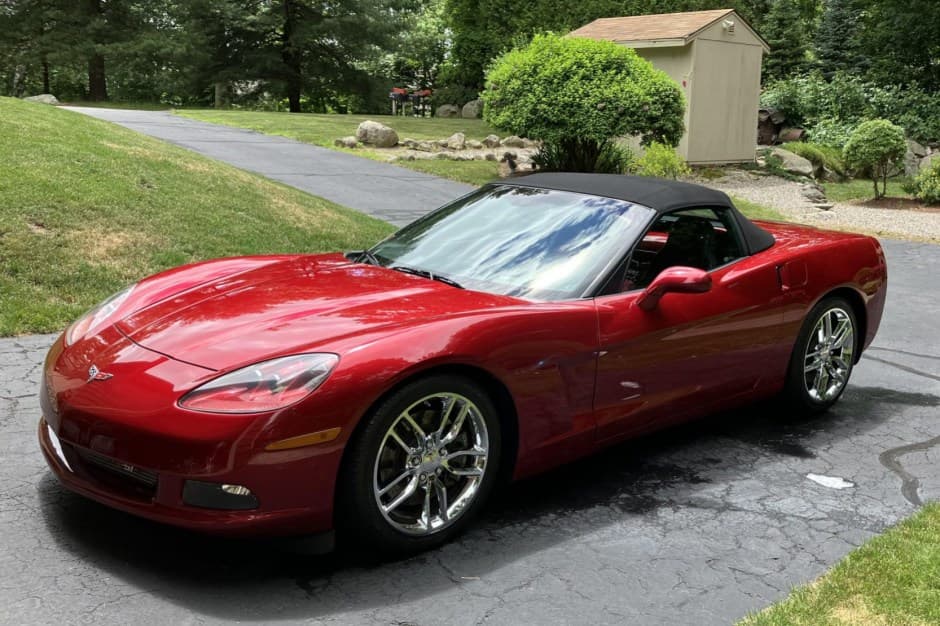 2005 Chevrolet Corvette C6 sold for $22,300
