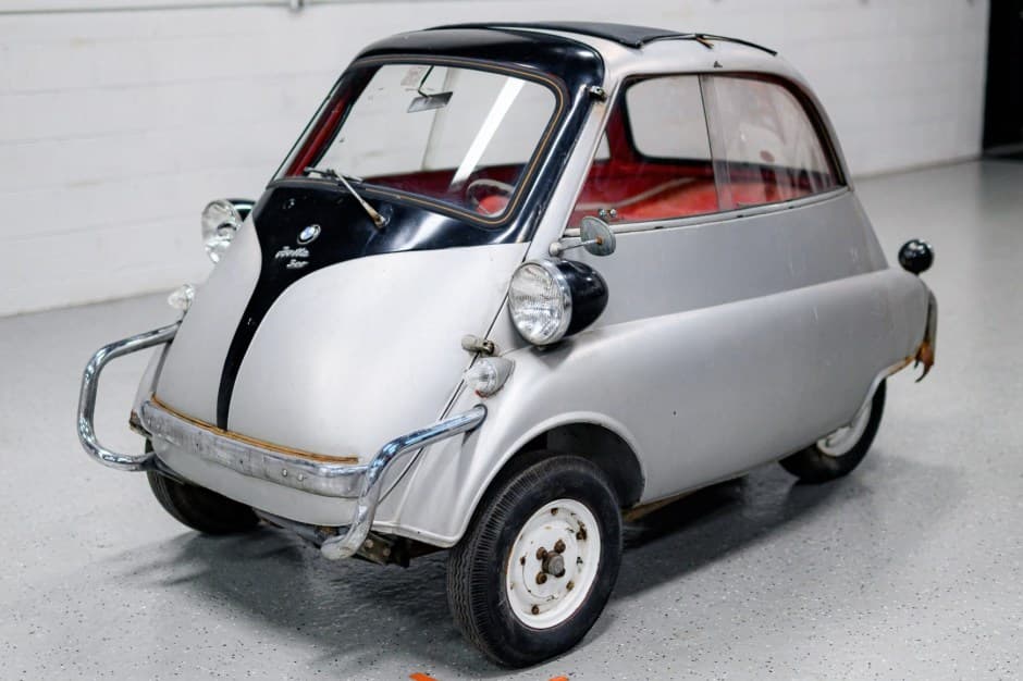1958 BMW Isetta sold for $7,900