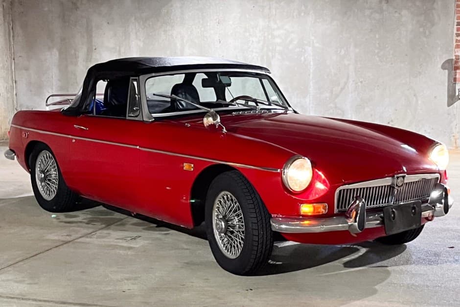 1969 MG MGB sold for $5,300