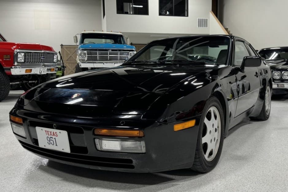 1989 Porsche 944 Turbo sold for $36,951