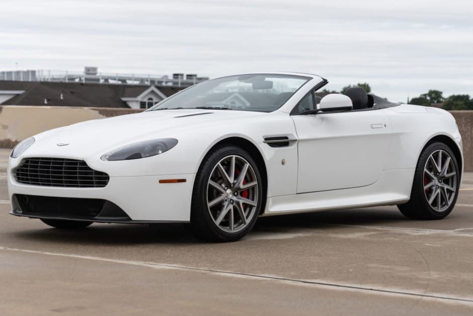 2015 Aston Martin V8 Vantage (2006+) sold for $51,000