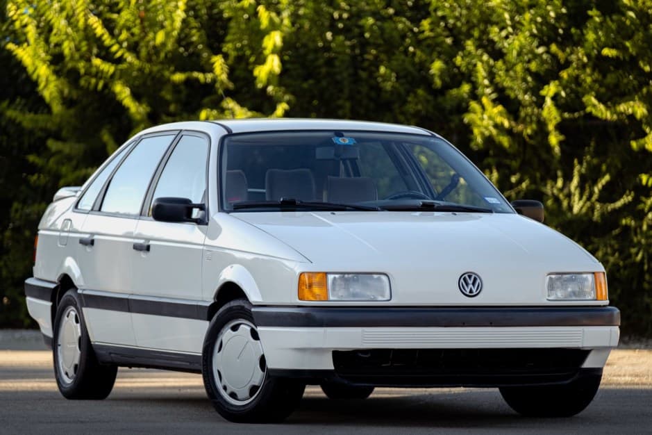 1990 Volkswagen Passat sold for $9,747
