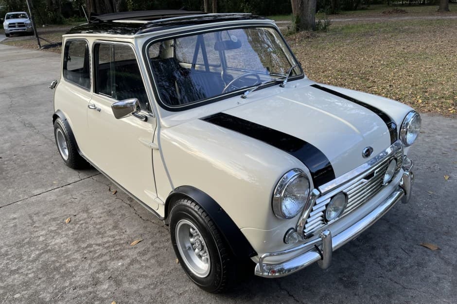 1968 Mini Mk I-III Cooper sold for $41,275