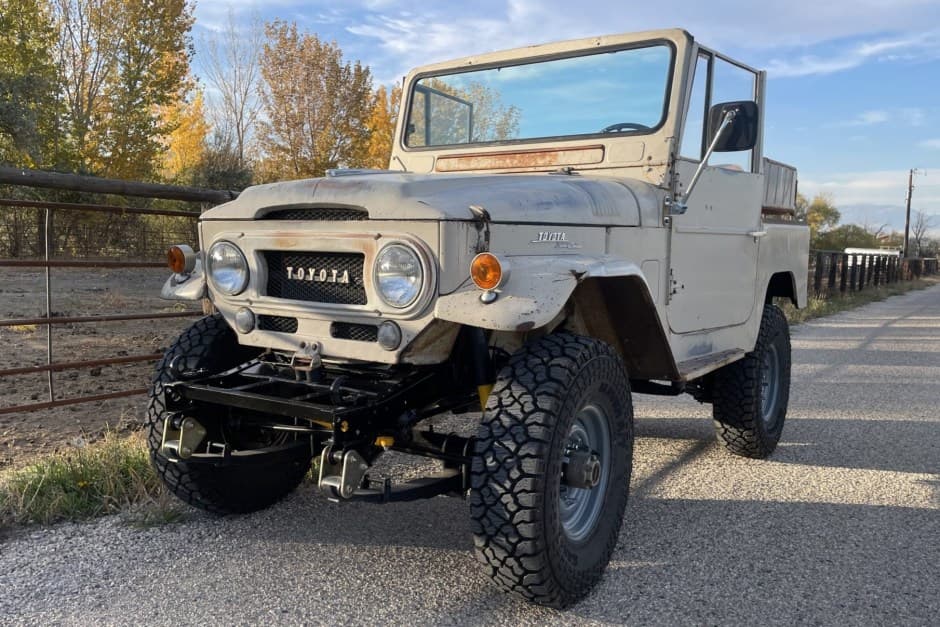1965 Toyota Land Cruiser FJ40 sold for $23,000