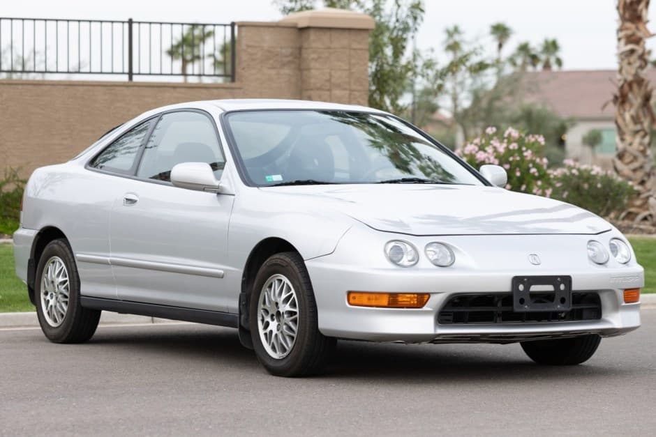 1998 Acura Integra sold for $13,750