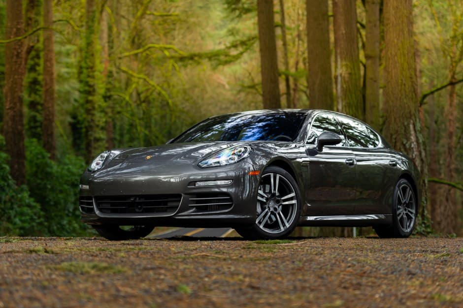 2014 Porsche Panamera sold for $39,000