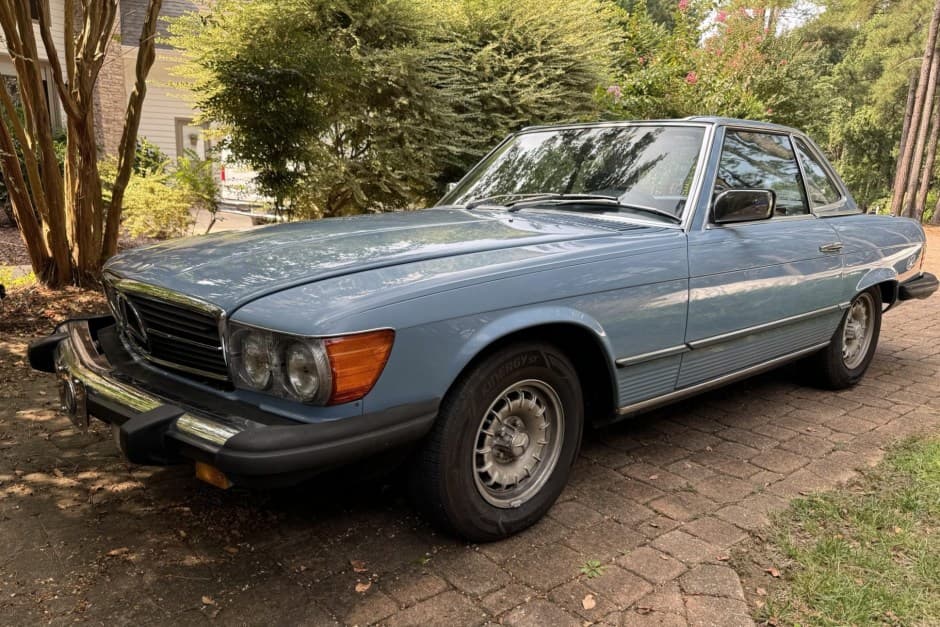 1982 Mercedes-Benz R107 SL sold for $9,000