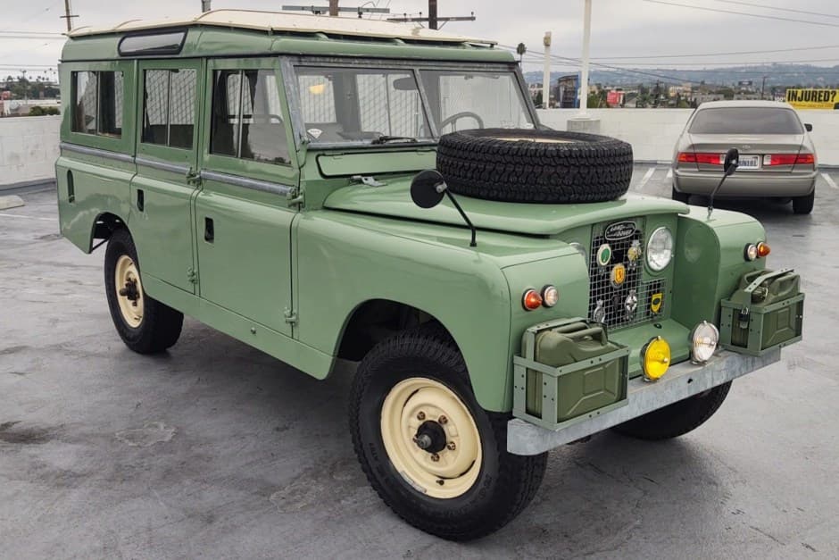 1964 Land Rover Series 109 sold for $20,750