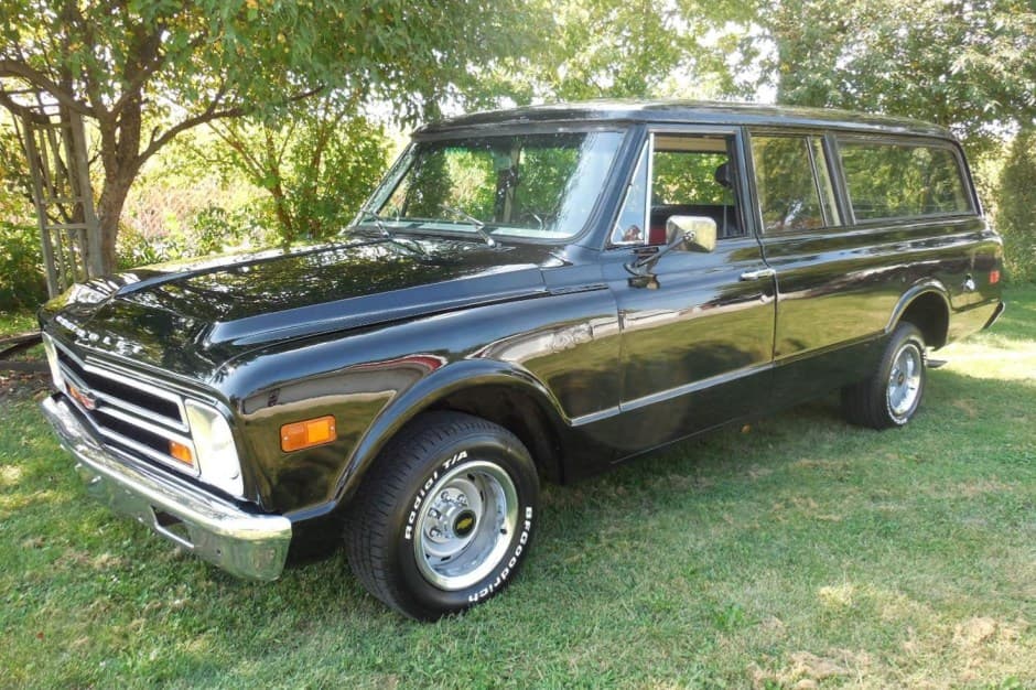 1968 Chevrolet Suburban (1967-1972) sold for $15,100