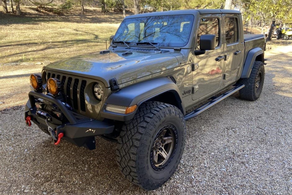 2020 Jeep Pickup sold for $37,750
