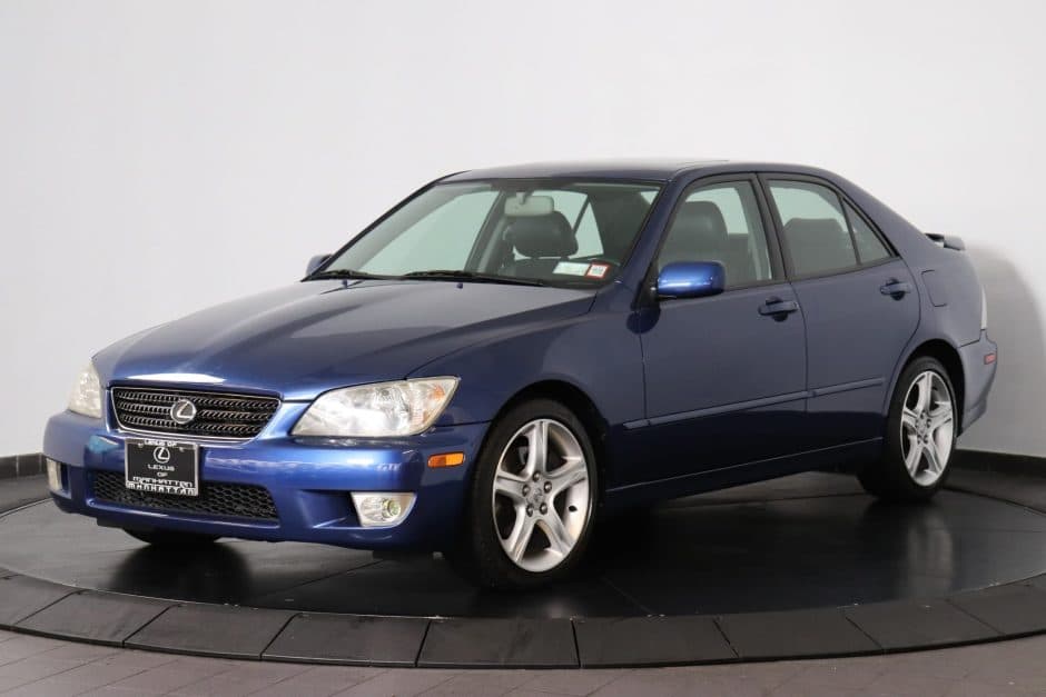 2002 Lexus IS sold for $9,000