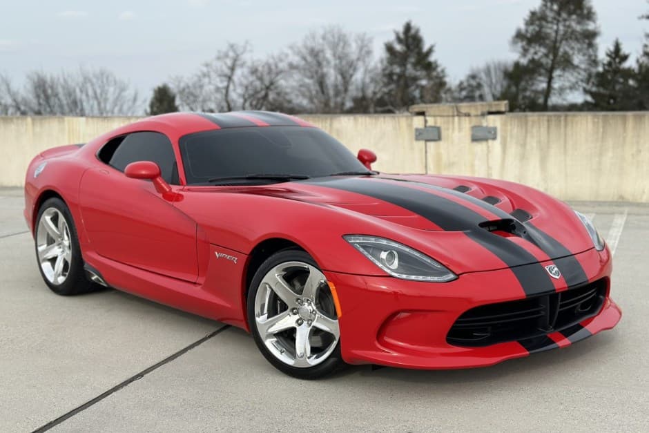 2015 Dodge Viper (2013-2017) sold for $98,000