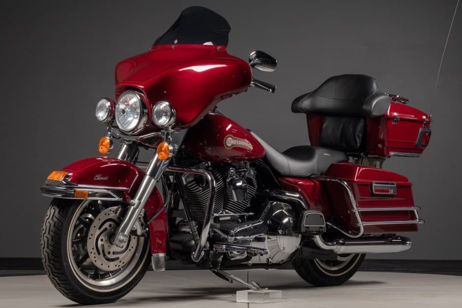 2006 Harley-Davidson Touring sold for $7,300